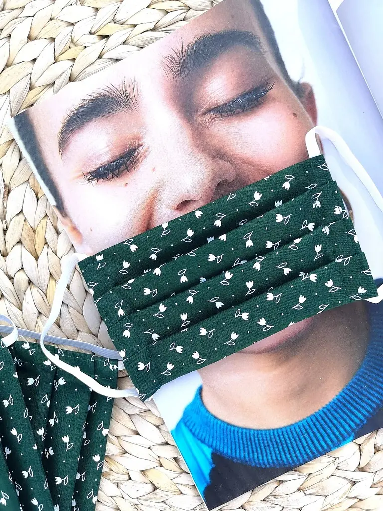 Zelené rúško s tulipánmi 100% bavlna