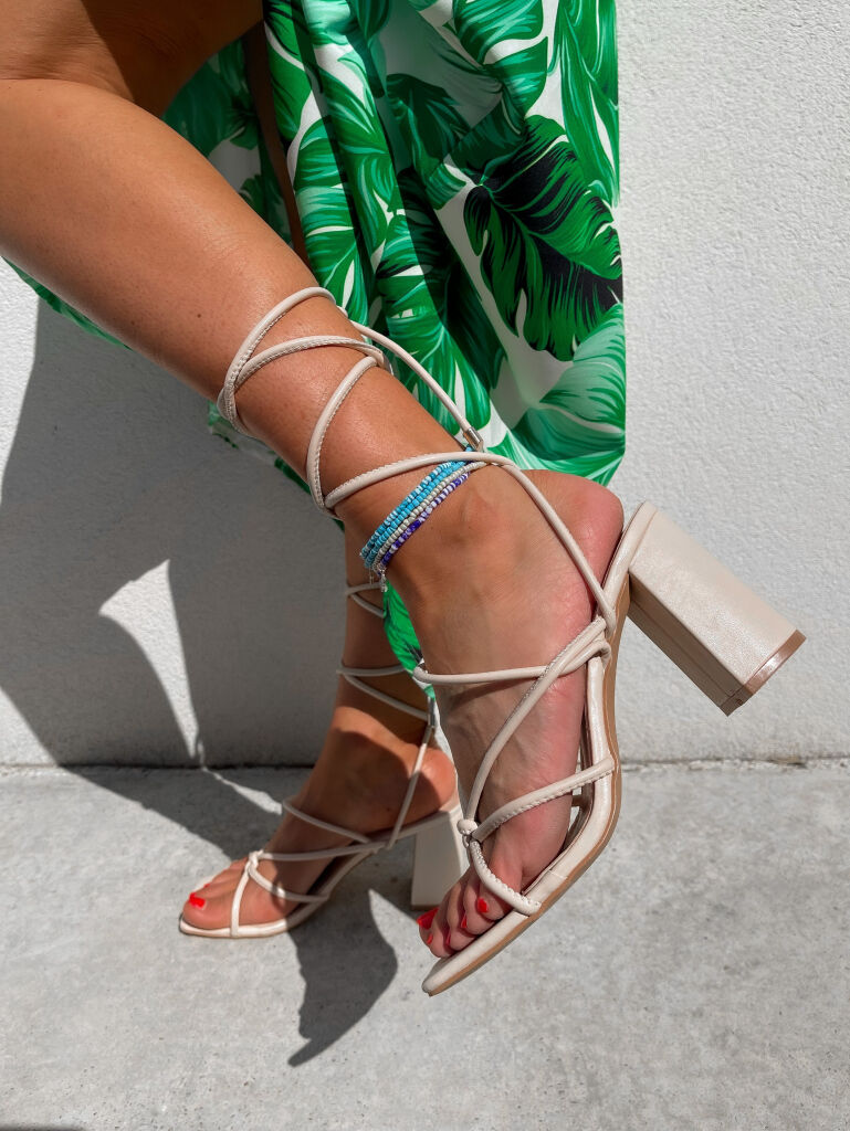 Sandále na viazanie DANNA+