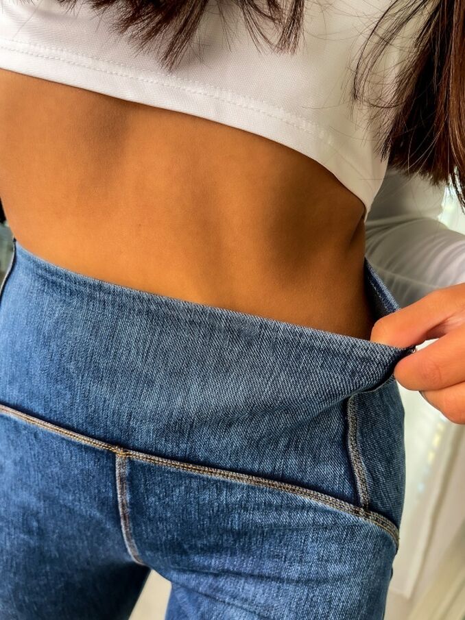 Push-up džegínsy s vysokým pásom+