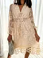Elegantné béžové čipkované šaty NAKIYA