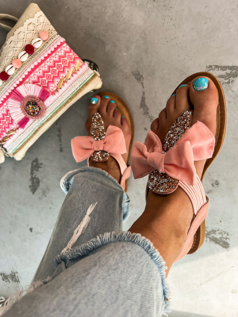 Sandále zdobené mašľou a kamienkami SADIA - next