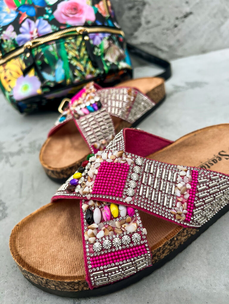 Šľapky zdobené kamienkami ASHLYN+