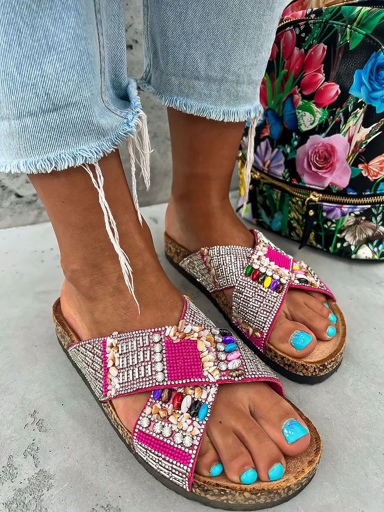 Šľapky zdobené kamienkami ASHLYN+ - next