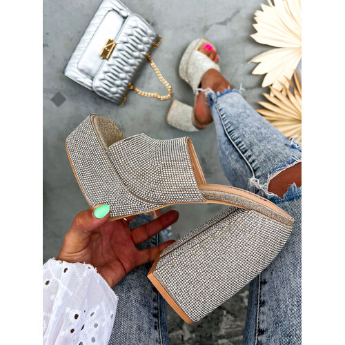 Platformové sandále zdobené kamienkami SINA* veľkosť: 40