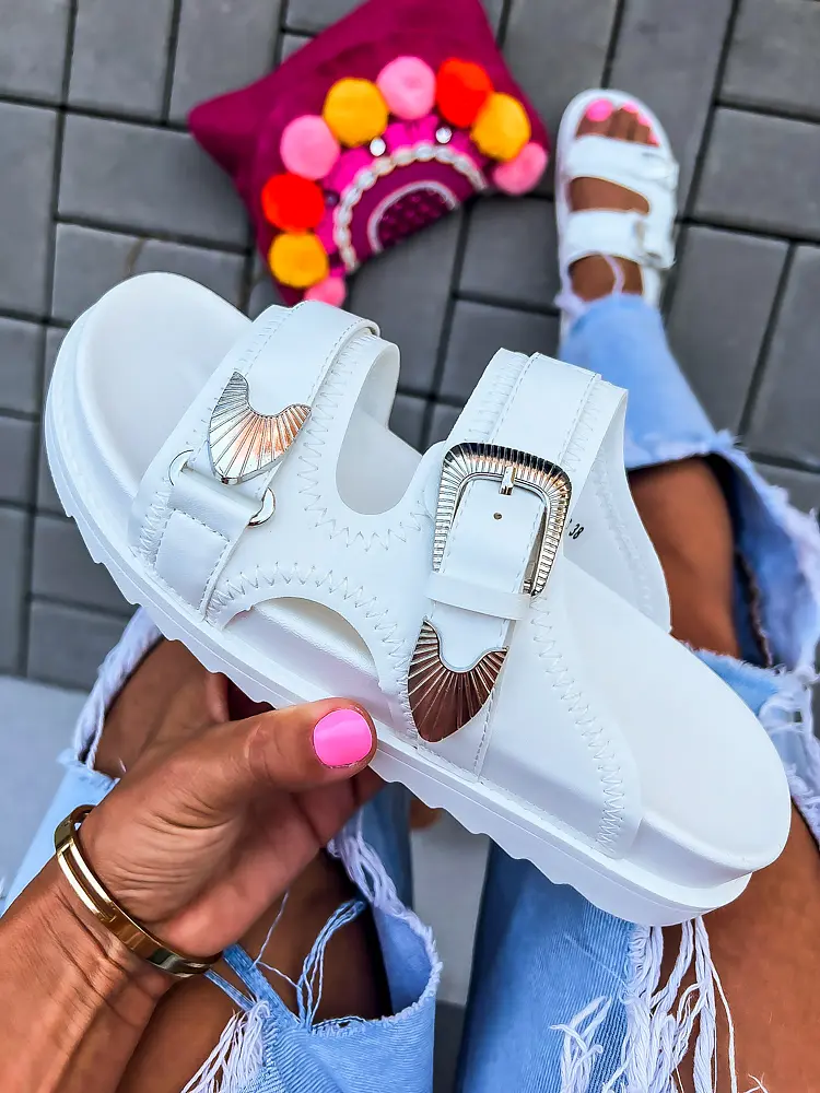 Šľapky so striebornými ozdobami FARAH* - next