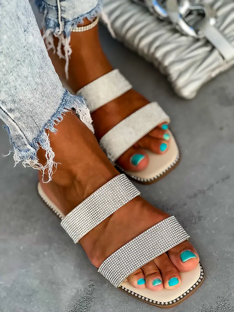 Šľapky zdobené kamienkami ONELLA+