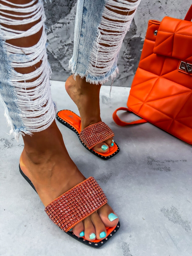 Šľapky zdobené kamienkami ADALYNN+ - next