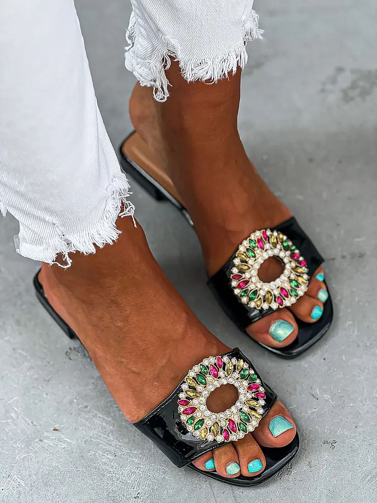 Šľapky zdobené s kamienkami NAOMA+ - next