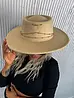 Dámsky klobúk so zlatými ozdobami+