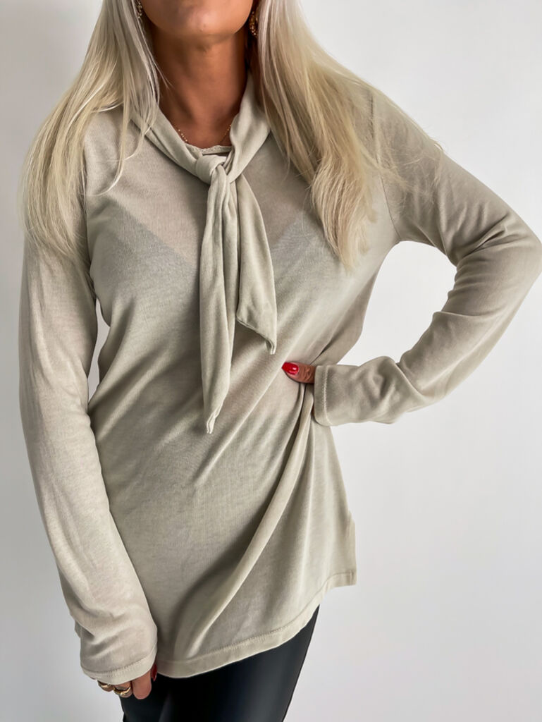 Elegantné tričko s dlhým rukávom CREAMY+