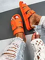 Oranžové dámske šľapky HENRIETT+