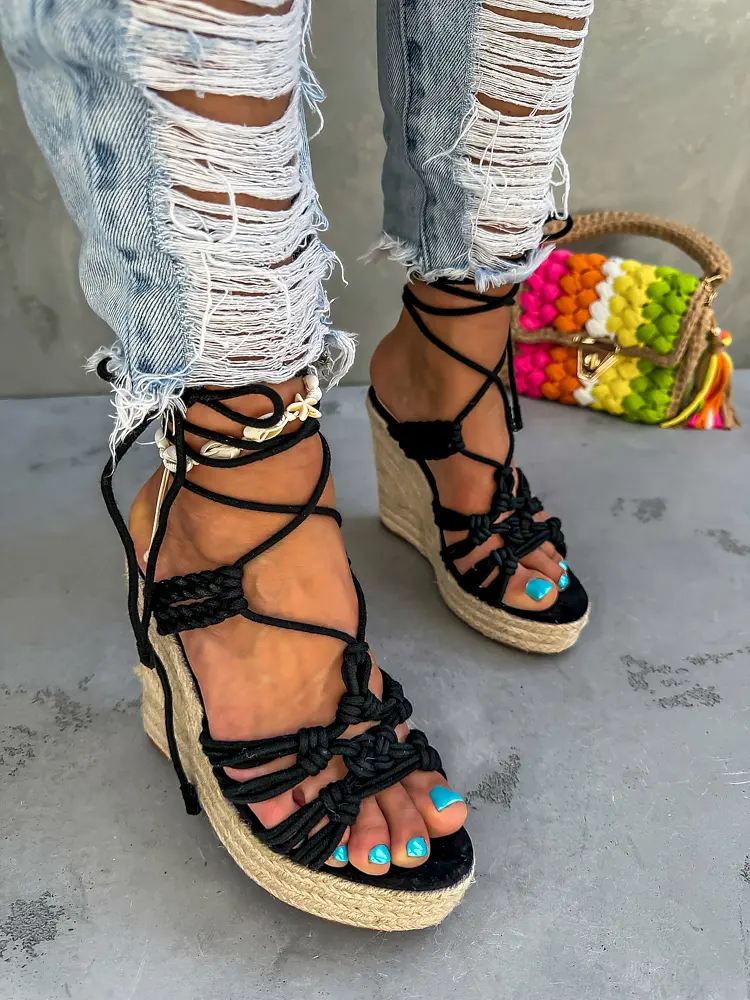 Platformové sandále na viazanie FEMIE- - next