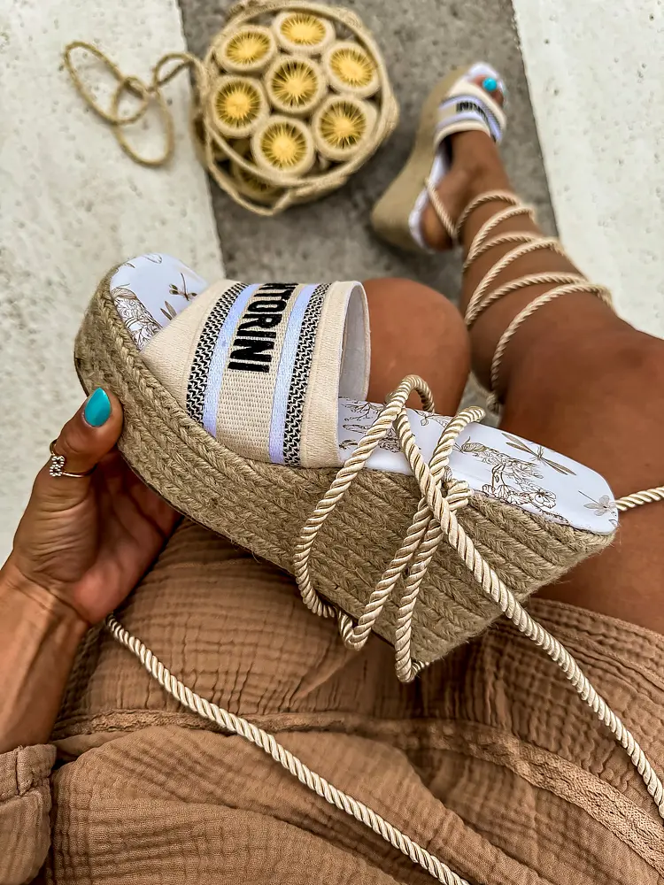 Platformové sandále na viazanie CRISTINA-