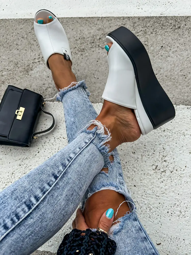 Biele platformové šľapky JESSAMINE- - next