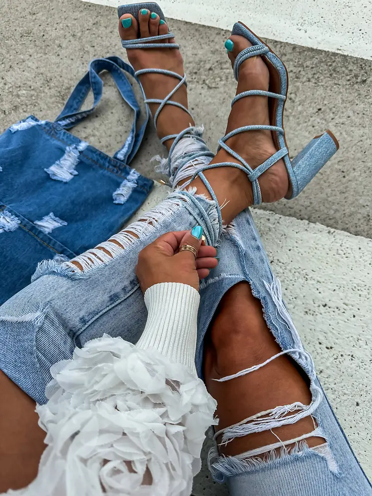 Elegantné sandále na viazanie DENA-