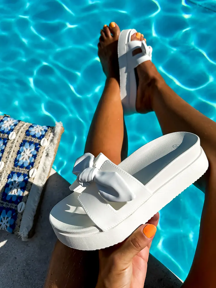 Platformové biele šľapky MERRINA-