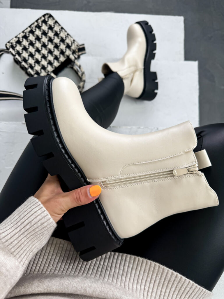 Dámske členkové čižmy KARISSA+ - next