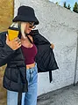 Štepovaná prechodná bunda s opaskom JENNIFER+