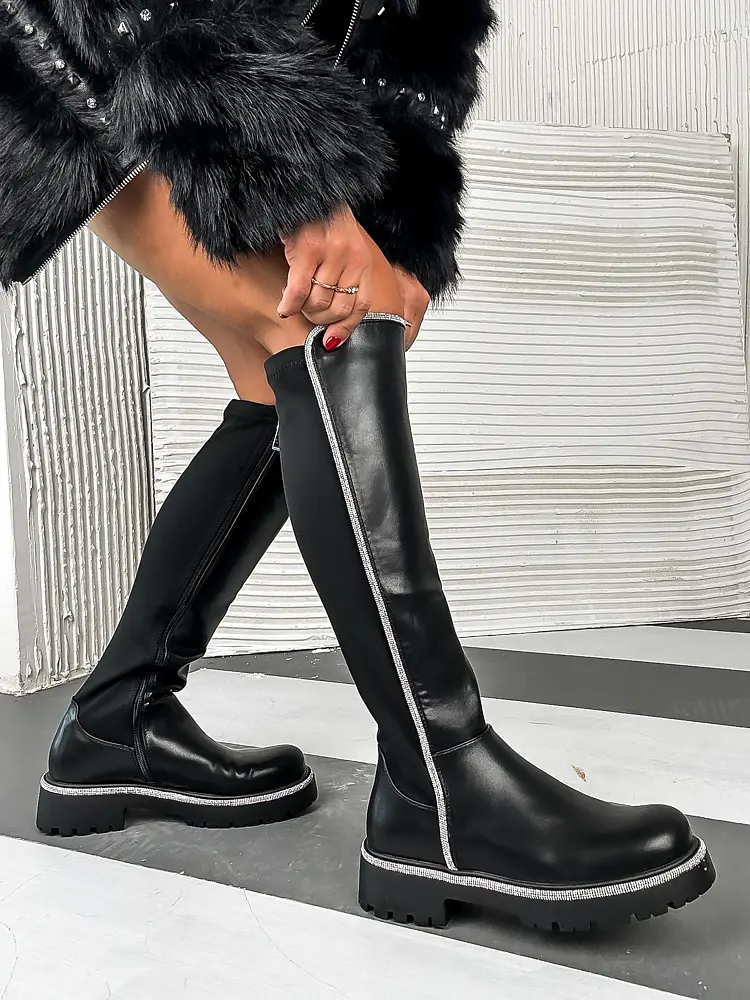 Vysoké čižmy so striebornou ozdobou ROYA+