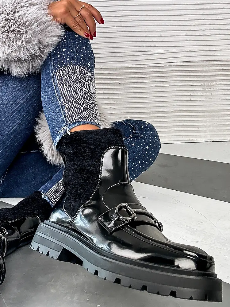 Čierne lakované členkové čižmy MIRANDA- - next