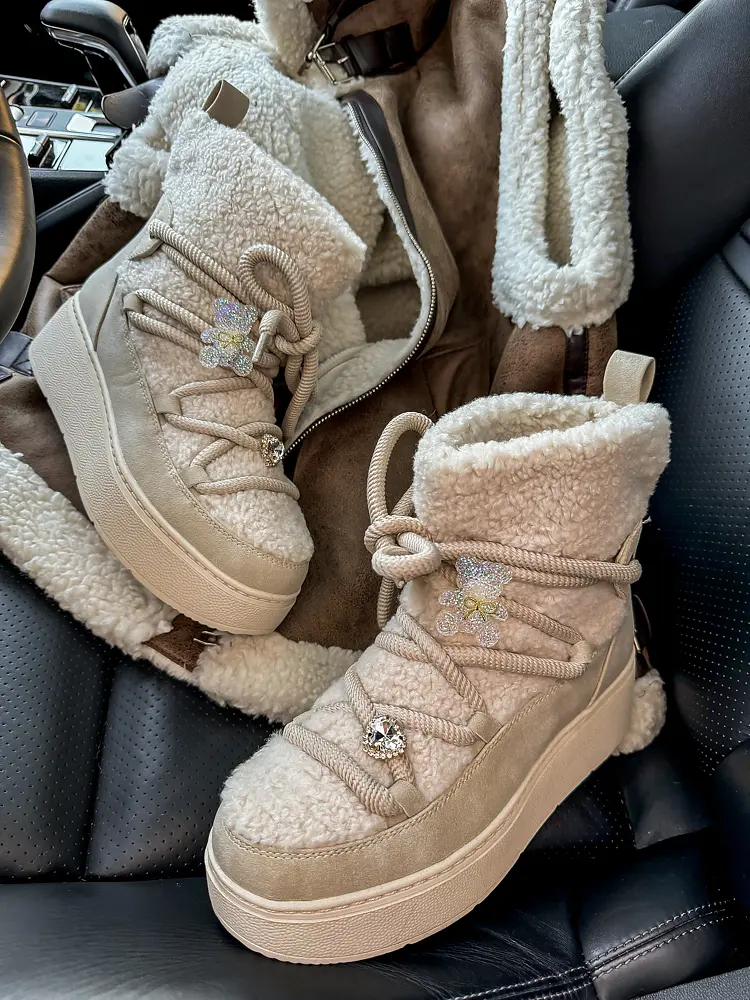 Zateplené šnúrovacie čižmy s ozdobou SORAYA - next