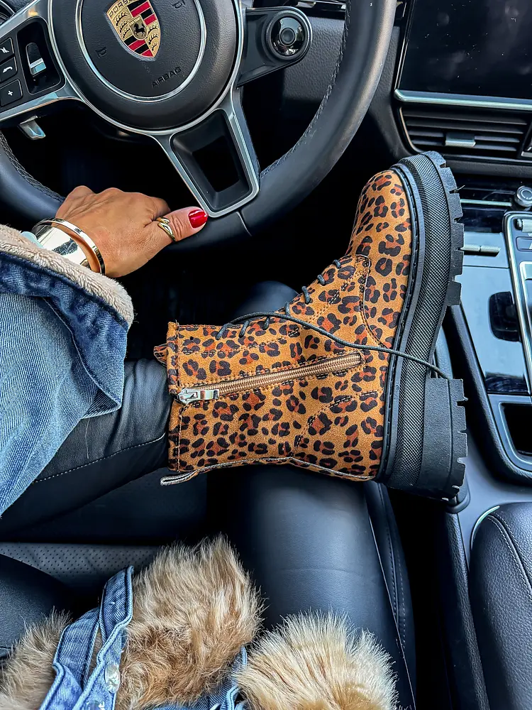 Leopardie členkové šnúrovacie čižmy ARWA- - next