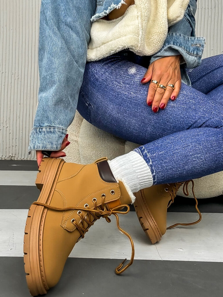 Šnúrovacie členkové čižmy CECILIA+ - next