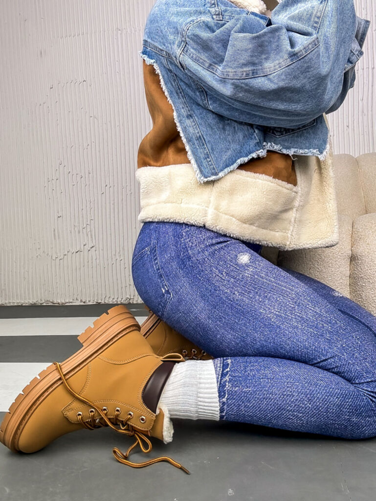 Šnúrovacie členkové čižmy CECILIA+