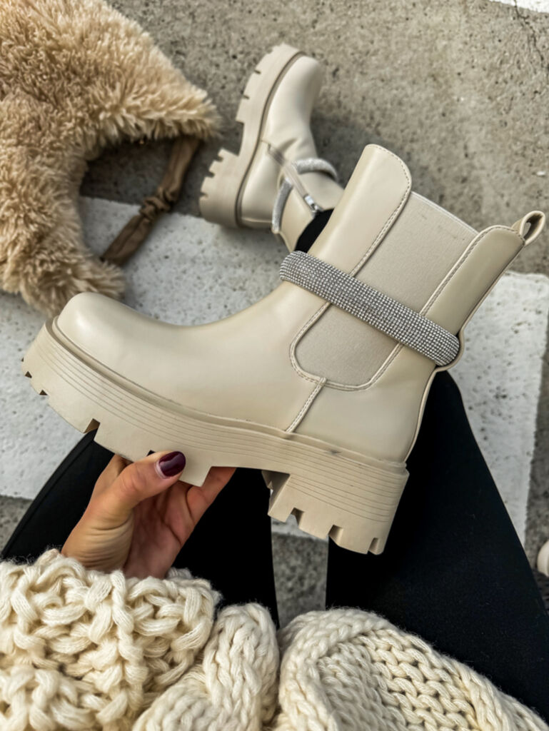 Členkové čižmy so striebornou ozdobou SAIRA+