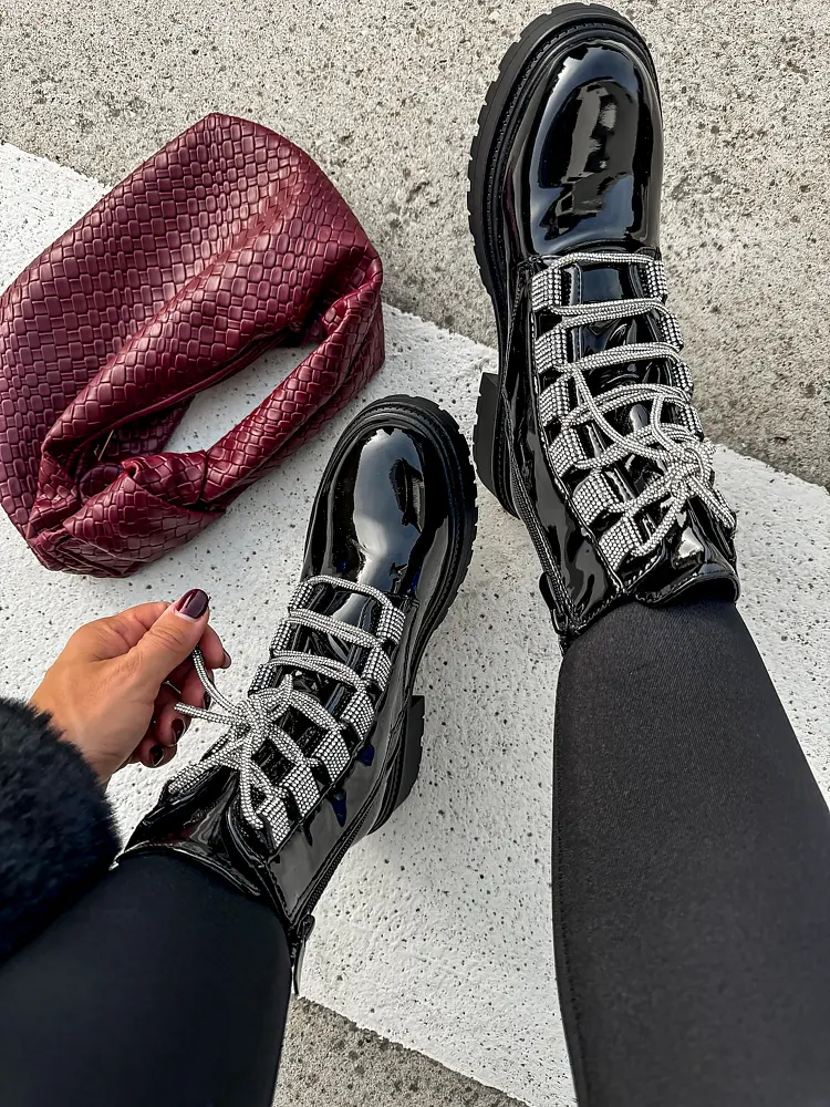 Lakované šnúrovacie čižmy so striebornými kamienkami NERY+ - next