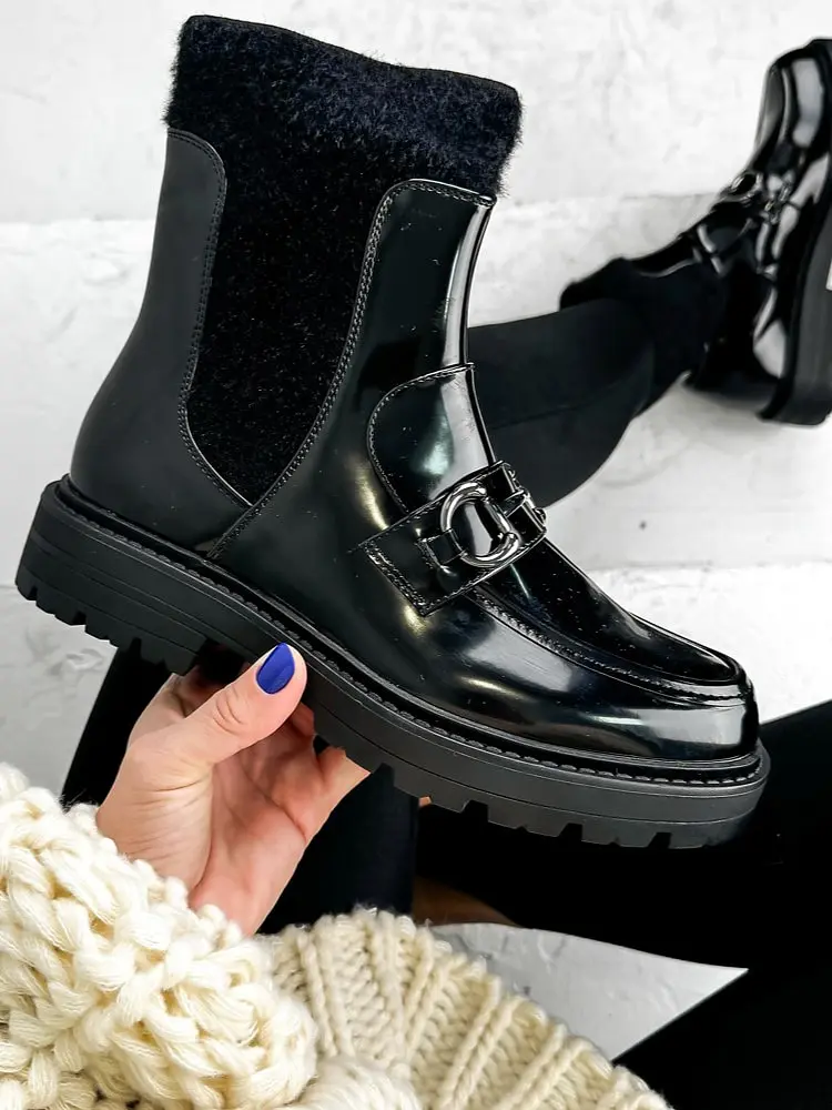 Čierne lakované členkové čižmy MIRANDA-