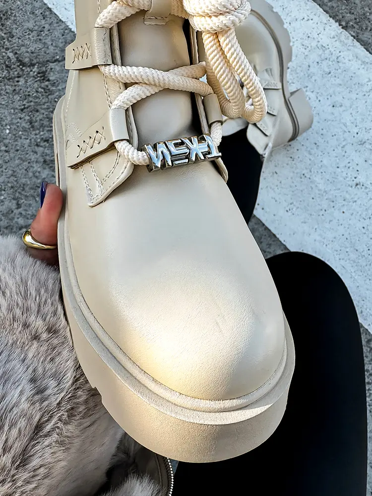 Šnúrovacie členkové čižmy CYRENA- - next