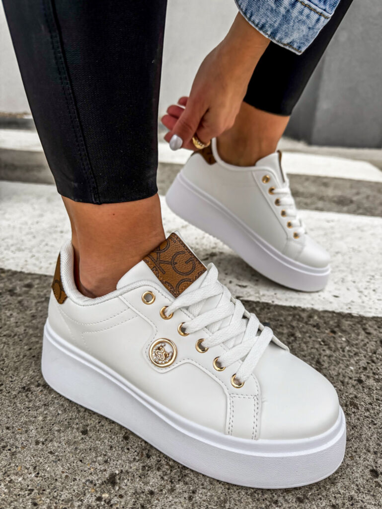 Platformové tenisky so zlatými doplnkami VINNY