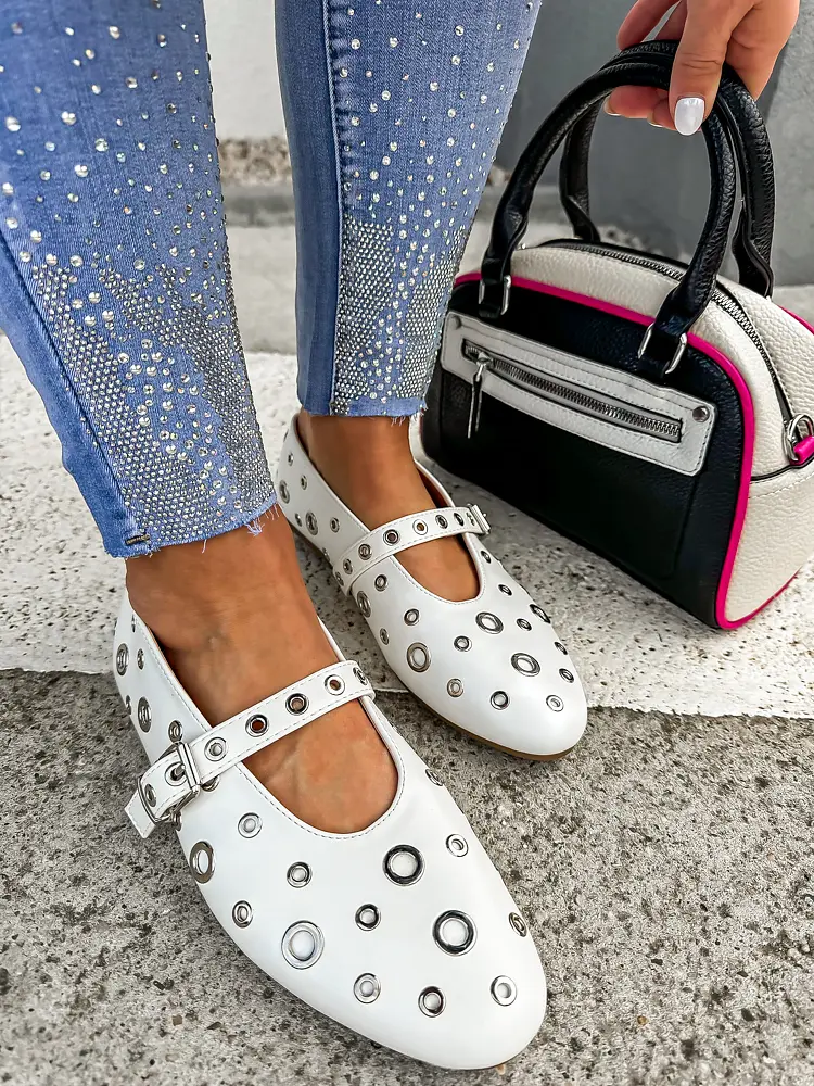 Biele vybíjané balerínky MINURI- - next