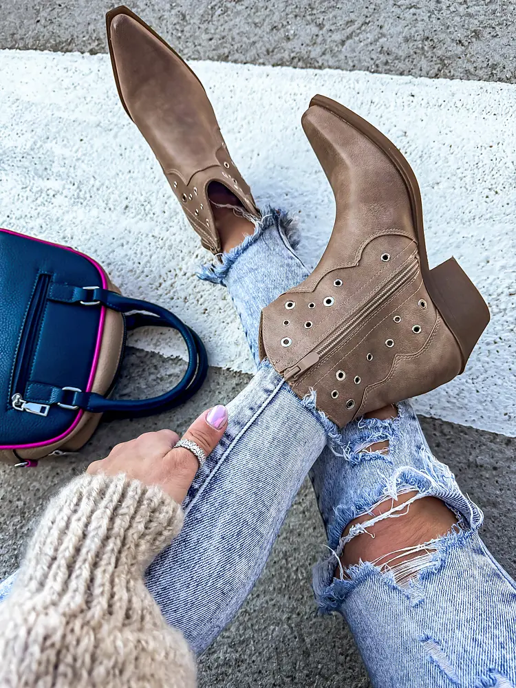 Jarné čižmy zdobené striebornými nitmi VIVIANA - next