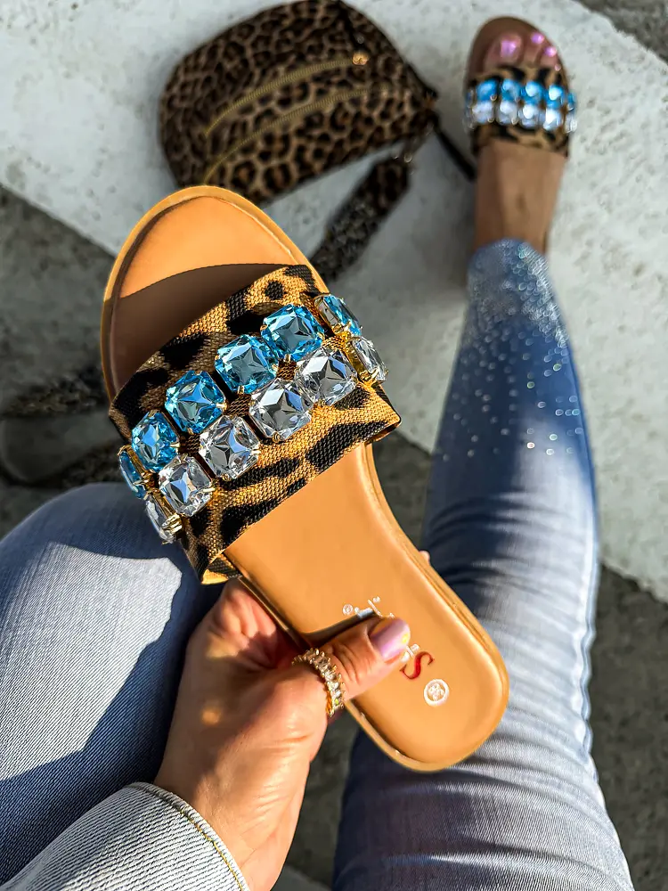 Šľapky zdobené kamienkami RODERIKA- - next