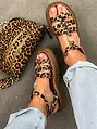 Leopardie sandále so zlatou ozdobou ROMANA