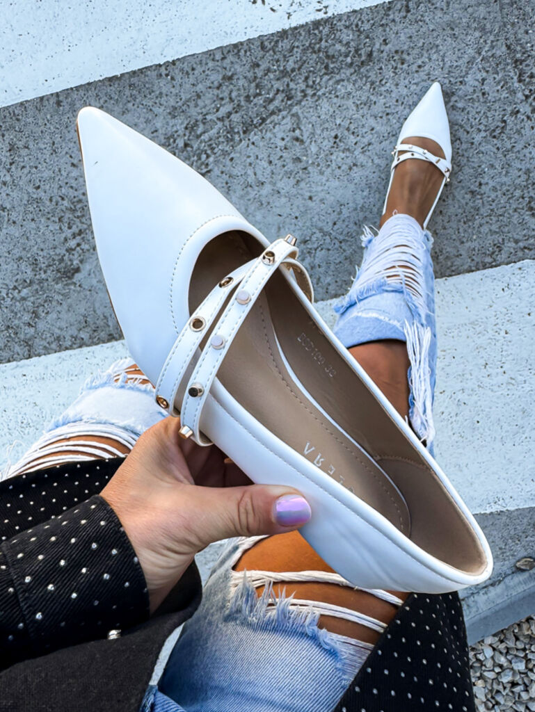 Balerínky zdobené zlatými nitmi VIOLA