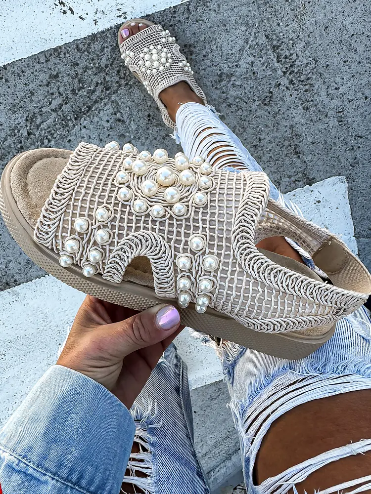 Vyšívané sieťované sandále zdobené korálikmi PALOMA- - next