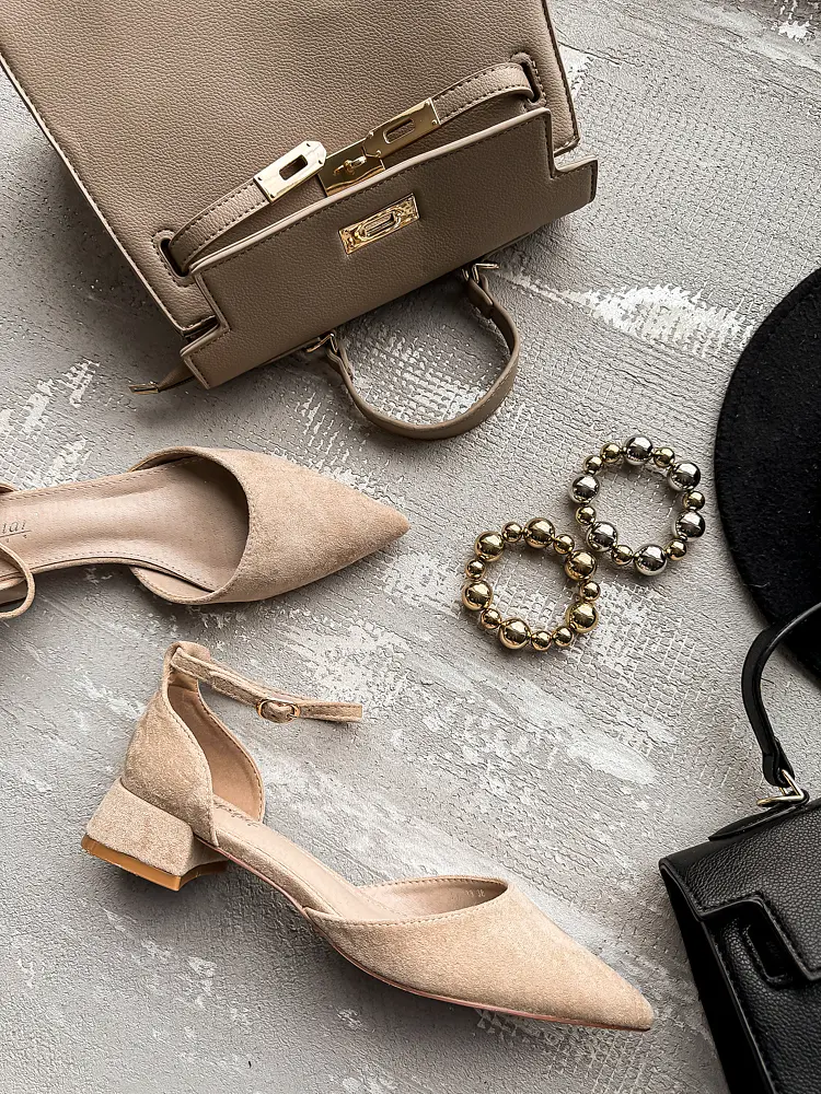 Béžové sandále MILUNA - next