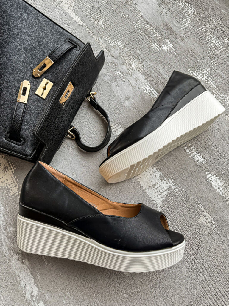 Čierne sandále na platforme SALOME - next