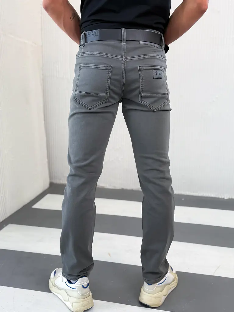 Sivé pánske rifle slim fit s opaskom - next