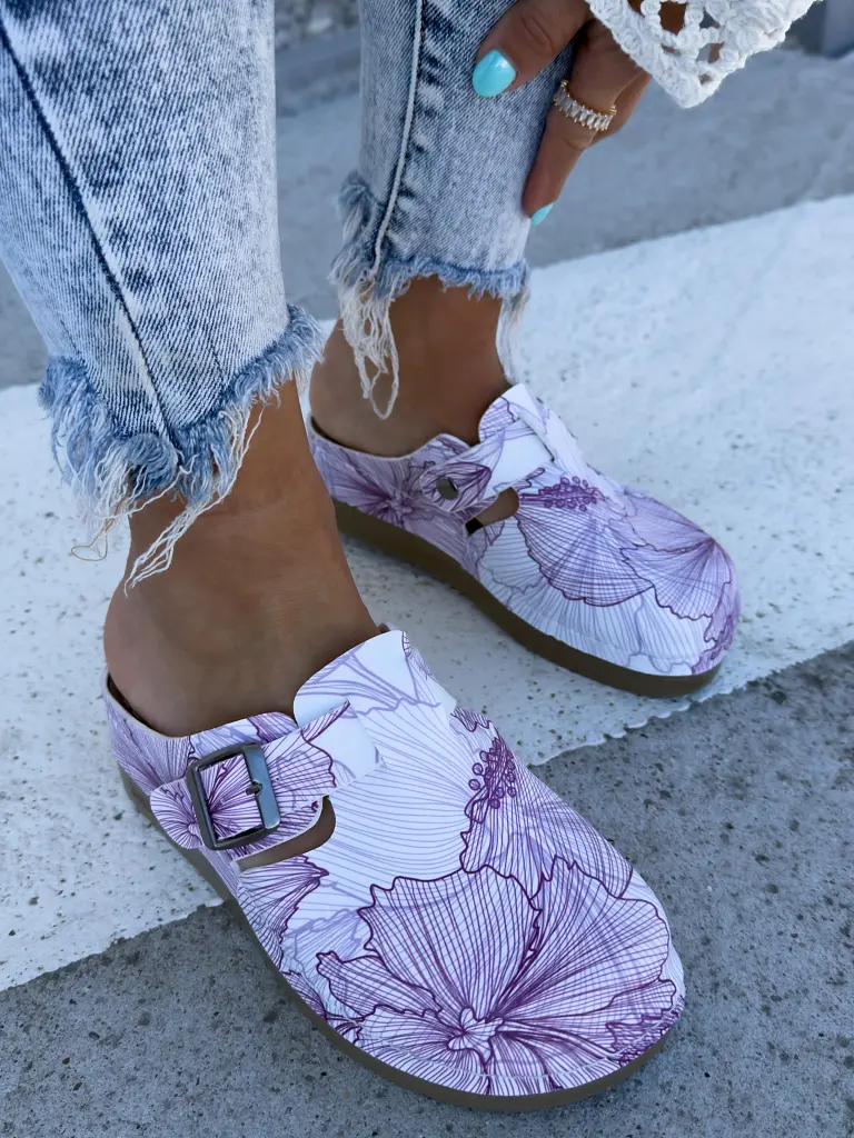 Vzorované zdravotnícke šľapky HIBISCUS