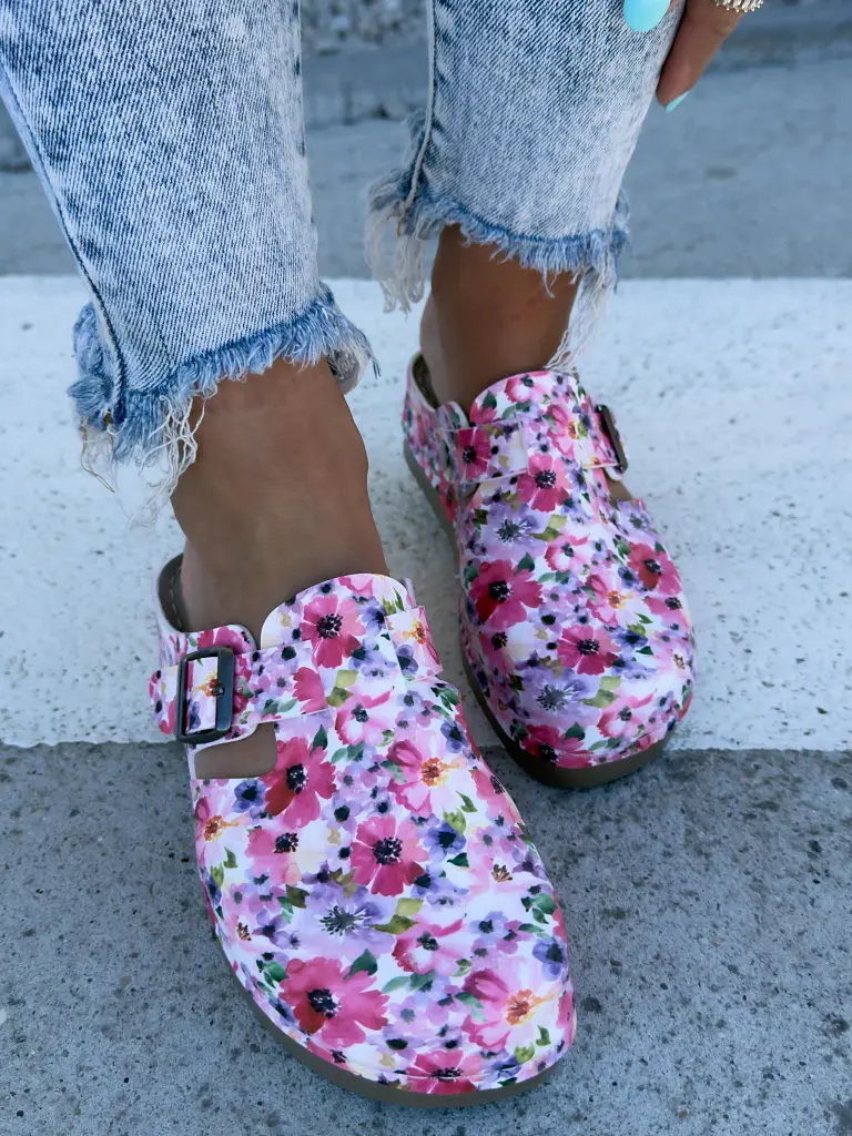 Vzorované zdravotnícke šľapky POPPY