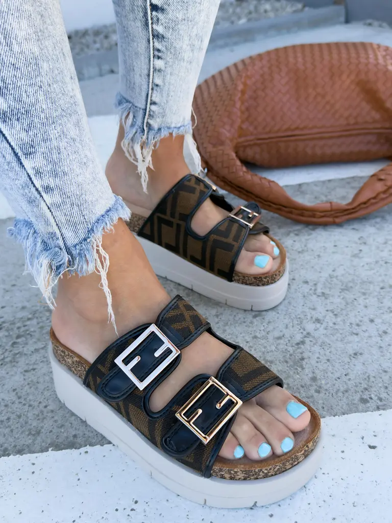 Vzorované šľapky na platforme DIVINA- - next