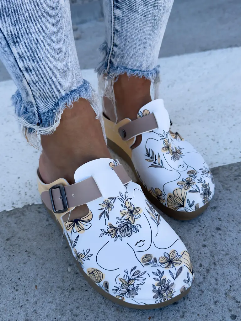 Vzorované zdravotnícke šľapky FLOTTY