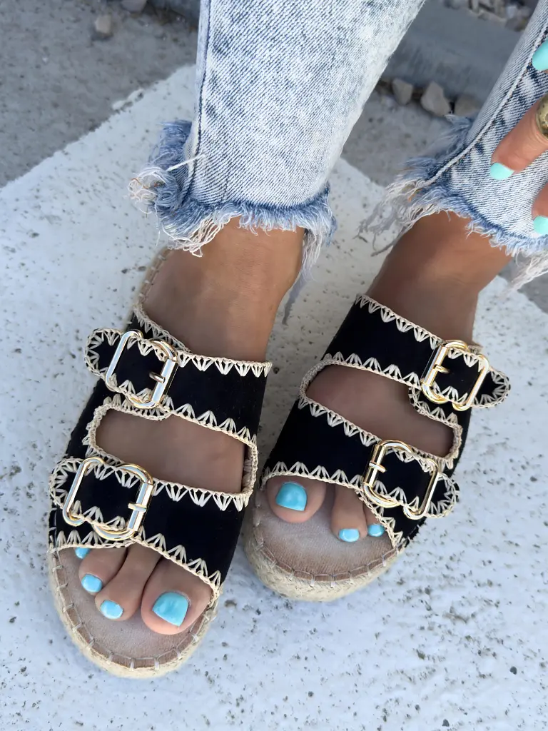 Čierne platformové šľapky ALETTA - next