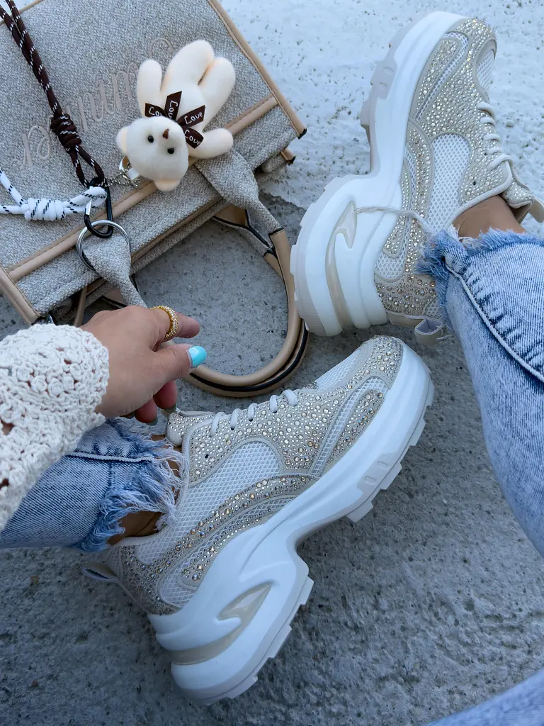 Dámske tenisky zdobené kamienkami BIBIAN - next