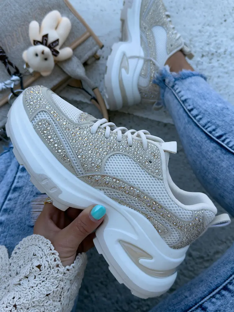 Dámske tenisky zdobené kamienkami BIBIAN