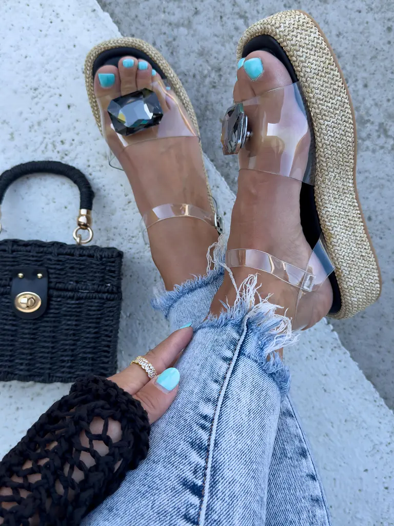 Transparentné sandále zdobené kamienkom CLINDA-